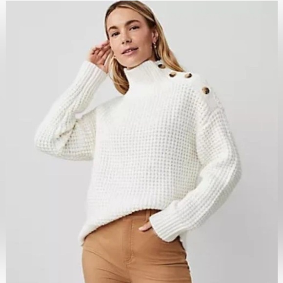NEW Ann Taylor Weekend Collection Waffle Sweater size M - Picture 1 of 1